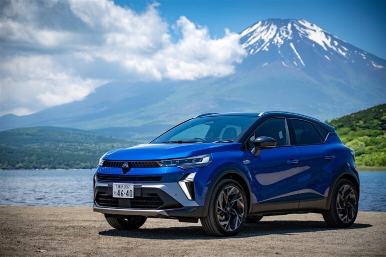 【欧州で大ヒット】ルノーの小型SUV「キャプチャー」が新型に。2つのハイブリッドの差やライバルとの違いは？