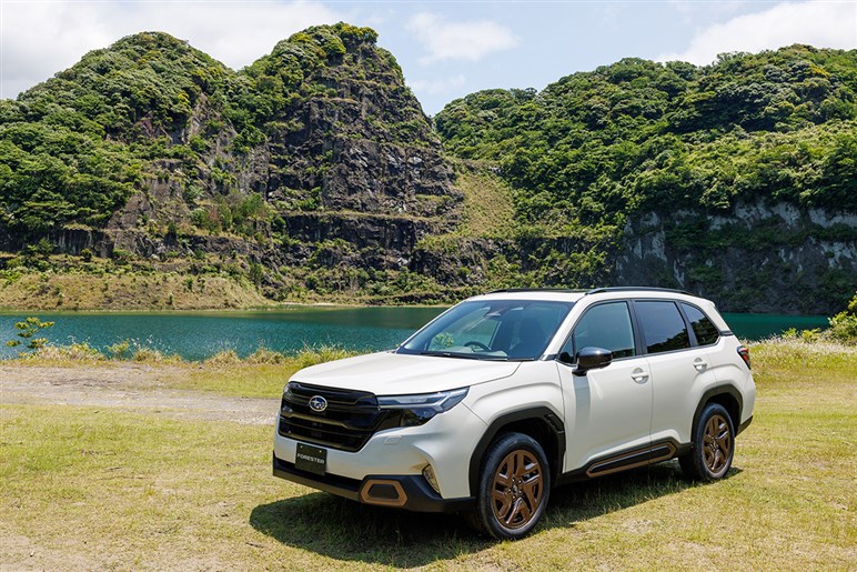 新型フォレスターは「ライトウェイトスポーツ」か「新幹線」か。性格真逆の2モデルを比較試乗