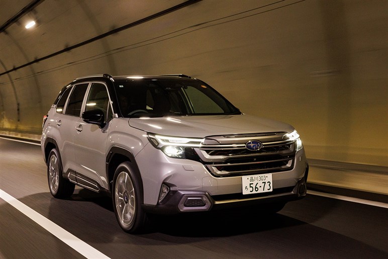 新型フォレスターは「ライトウェイトスポーツ」か「新幹線」か。性格真逆の2モデルを比較試乗