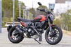 見た目に騙された!! 本当に大型?? なコンパクトさなのに情熱的……ドゥカティ「スクランブラー フルスロットル」の“ギャップ萌え”にハマる人、続出中!?