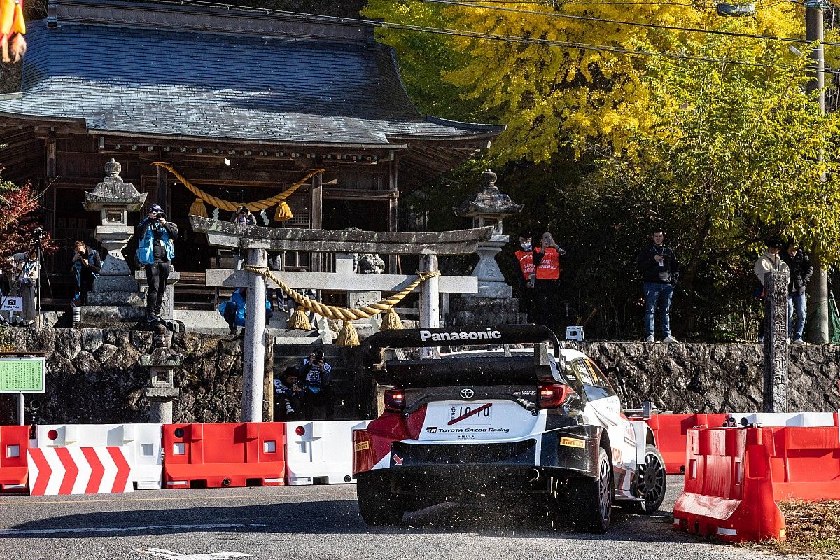 トヨタ勝田貴元、SS10“最速参拝”でWRCラリージャパン4度目のステージ優勝。総合首位はエバンスが堅持