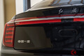 超ド迫力グリルの豪華セダン「紅旗・H5」初公開！ 全長5m級レクサス「ES」サイズの内外装がスゴい！ 中国で発表