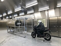 雨天・低温時の走行環境を再現！ショウエイの茨城県工場敷地内にヘルメット開発のための「低温降雨風洞施設」が完成