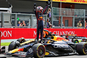 フェルスタッペンがスプリントを制す。角田裕毅はラッセルから順位を守り11位【レポート／F1第13戦ベルギーGP】