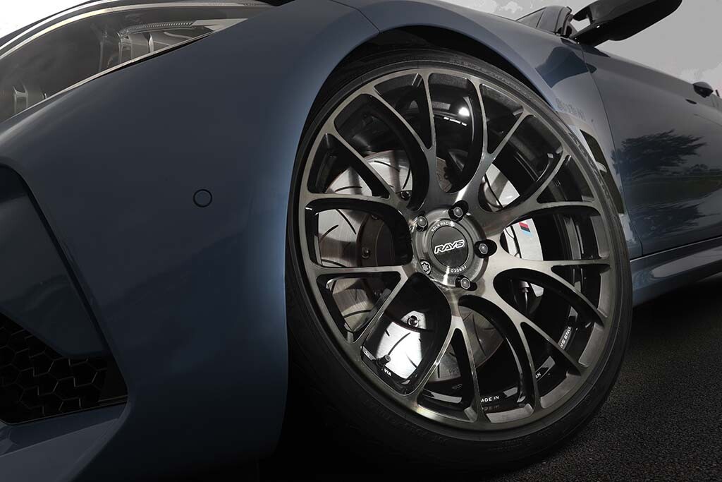 【BMWカスタマイズ最前線 2020】「ボルクレーシング G16 BC/C」新提案カブリオレを支える美しく拡がる16本スポーク