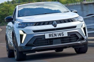 日常へスッと馴染むSUV　新型 ルノー・シンビオズ（1）　見た目ドイツ風？　フルHVのハードを解説