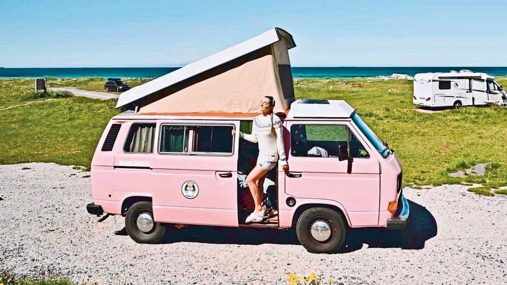 【レトロキャンパーでの旅】現代のドでかくて、いかつくて、邪魔なのより、こういうキュートでエレガントでレトロなキャンピングカーの方がいいかもー！