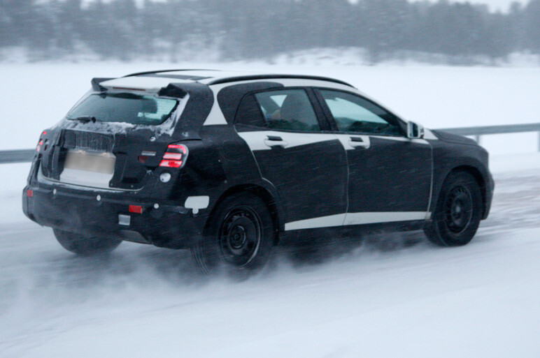 メルセデスGLAクラスを捕獲。登場は2014年!?