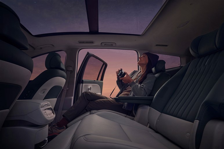 【名車ステージアを思い出した!?】ヒョンデの“デジタル感強め”な頂点SUV「アイオニック9」登場