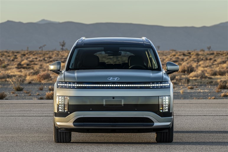 【名車ステージアを思い出した!?】ヒョンデの“デジタル感強め”な頂点SUV「アイオニック9」登場