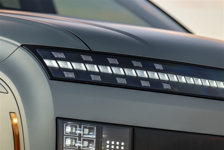 【名車ステージアを思い出した!?】ヒョンデの“デジタル感強め”な頂点SUV「アイオニック9」登場