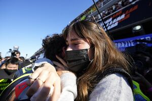 バレンティーノ・ロッシ、第一子女児誕生を報告。奇しくもMotoGP新シーズン開幕日に生を受ける