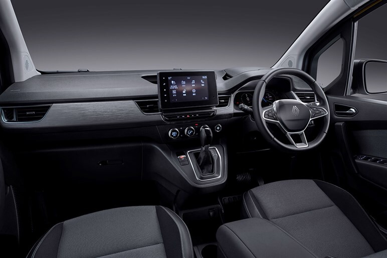 【新エンブレム採用】ルノー「カングー」がマイナーチェンジで運転支援機能強化。ガソリン／ディーゼル両仕様を設定…価格は419万円から