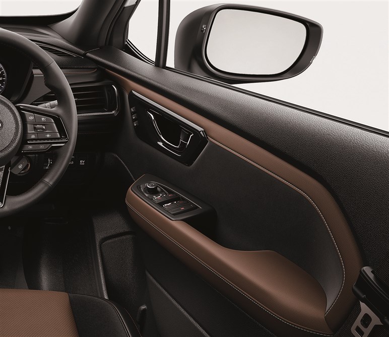 同じ“トヨタ式ハイブリッド”でも「フォレスター」と「RAV4」は全く違うSUV。その理由と、どっちが良いかを比べてみた