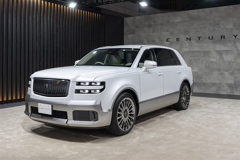 発売から2年もほぼ見ない幻の車。SUV化した「センチュリー」は売れていない？ 待ち受ける事前審査と“販売店のコネ”という難関