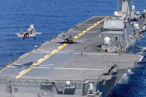 史上初 イギリス軍のジェット戦闘機が「自衛隊の巨艦」に降りた！ もう1か国の存在もしっかりアピール