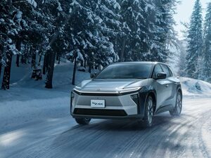 トヨタ「bZ4X」衝撃のパワーアップ！航続距離は従来比の180キロUP