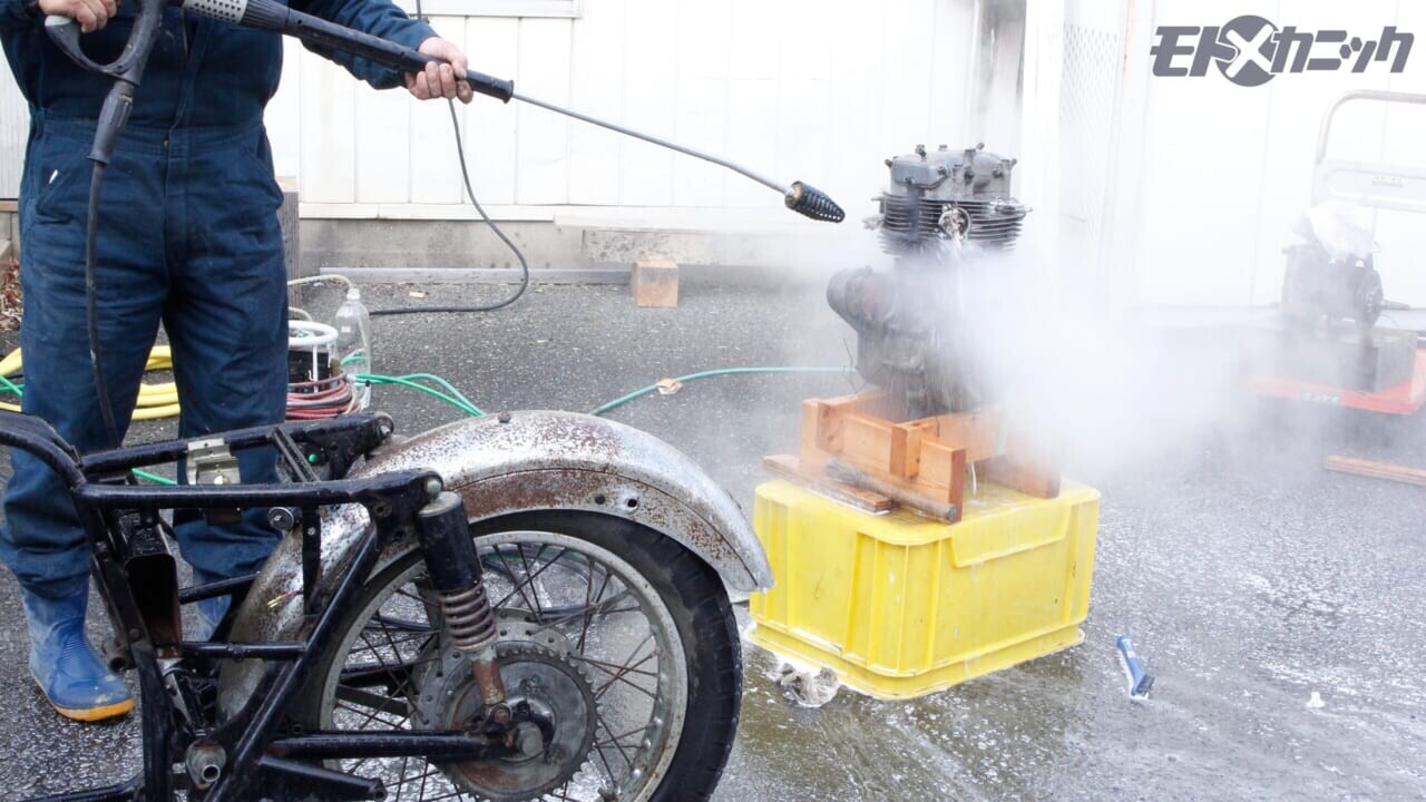 乾燥終了後発送いたします！ バイクメンテDIY] 水没被害から復活する? エンジン分解前に高
