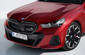 新型BMW5シリーズが日本上陸。48Vマイルドハイブリッドシステムを採用したガソリン仕様とディーゼル仕様、ピュア電気自動車のi5を設定