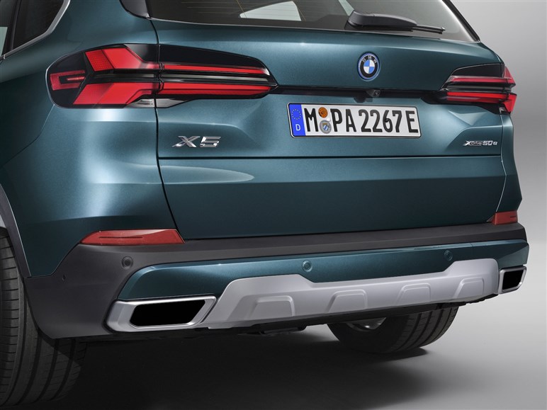 BMW 新型「X5／X5M」発売。約100km走れるPHEV登場、1260から