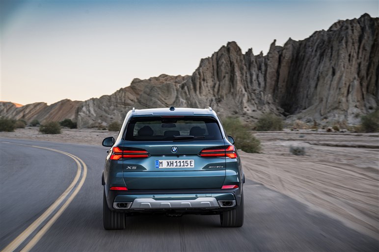 BMW 新型「X5／X5M」発売。約100km走れるPHEV登場、1260から