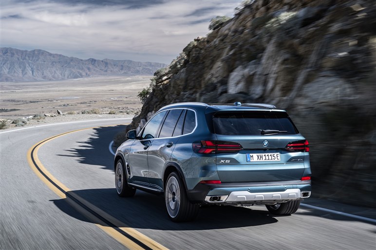 BMW 新型「X5／X5M」発売。約100km走れるPHEV登場、1260から