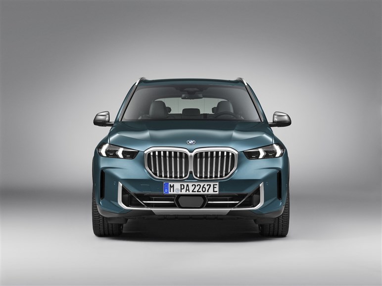 BMW 新型「X5／X5M」発売。約100km走れるPHEV登場、1260から