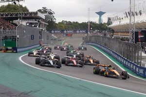 F1サンパウロGP決勝速報｜ノリス完勝！　フェルスタッペンはピットレーンから追い上げ3位。角田裕毅はペナルティに泣く