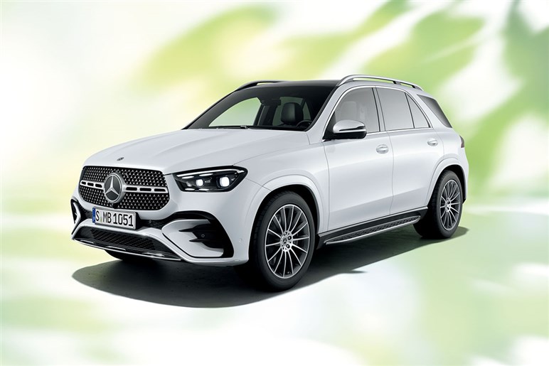 メルセデス「GLE」にお手頃価格の「スポーツコア」追加。装備変更でエントリーグレードは121万円引きに