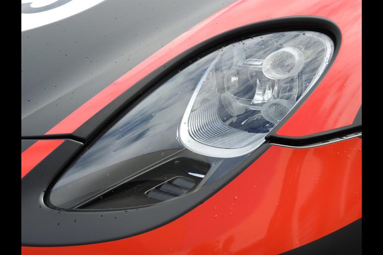 918スパイダーに試乗。887psと1275Nm、炸裂