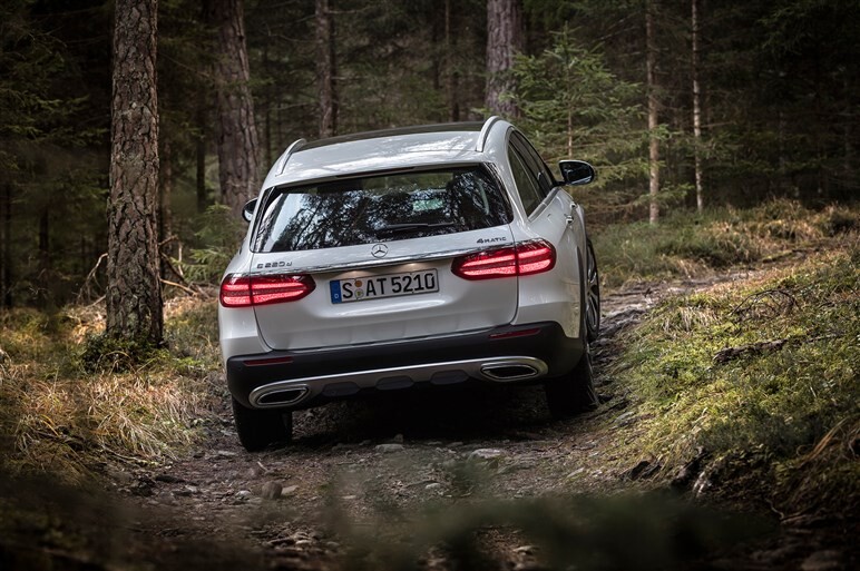 “特別なEクラス”として開発されたオールテレインに試乗