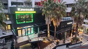 「カワサキ　プラザ茅ヶ崎」がリニューアルオープン！湘南の海のすぐ近くにて、カワサキ車でのモーターサイクルライフをサポート　　