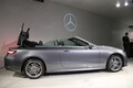 3年連続輸入車首位のメルセデスがEクラス カブリオレを発表＆三浦桃香も登場