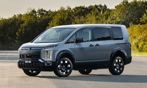 【三菱デリカD:5】昨年は過去最高の販売！唯一無二のオールラウンドミニバンが大幅改良でらしさ増幅 #JMS2025