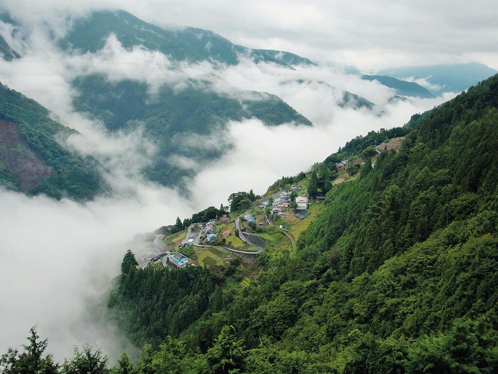 秘境「天空の里」に谷から雲が湧き上がる（長野県 下栗の里）【雲海ドライブ＆スポット Spot 49】