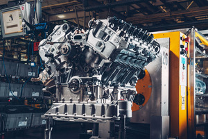 ベントレーがW12気筒エンジン生産終了を発表　20年の歴史に幕を下ろす