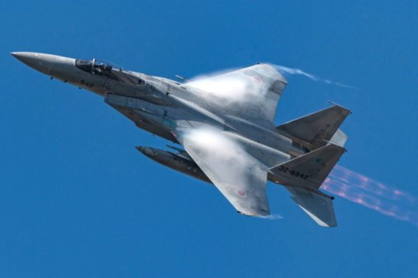 航空自衛隊「新旧の戦闘機」が並んだ！ついに始まる世代交代