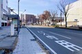 バスの発進を妨害すると違反って知ってた？ バイクで走行中にバスに遭遇した際の正しい対応とは