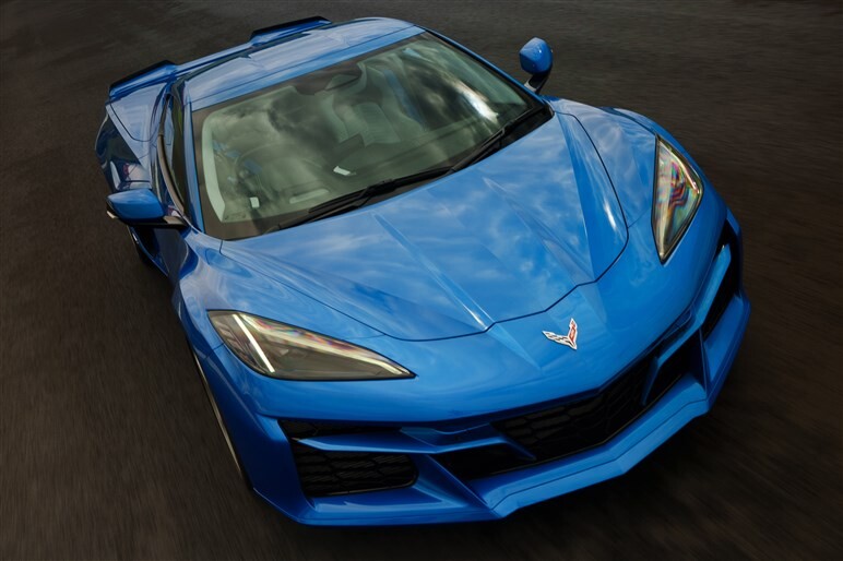 【70年の歴史で初】コルベット E-Ray発表。6.2L V8＋モーターでマッスルカーも電動四駆の時代に
