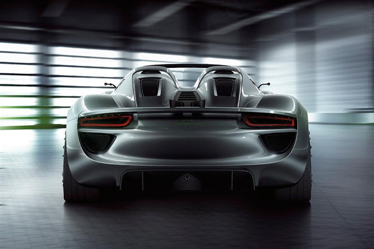 【まもなく発表】ポルシェ「963」の“公道仕様”登場。公式ティザー動画公開、今年のル・マンでお披露目か