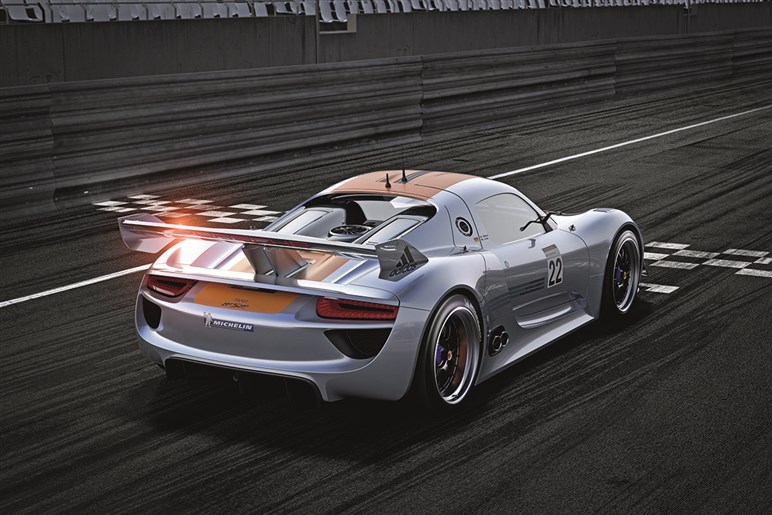 【まもなく発表】ポルシェ「963」の“公道仕様”登場。公式ティザー動画公開、今年のル・マンでお披露目か