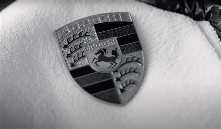 【まもなく発表】ポルシェ「963」の“公道仕様”登場。公式ティザー動画公開、今年のル・マンでお披露目か