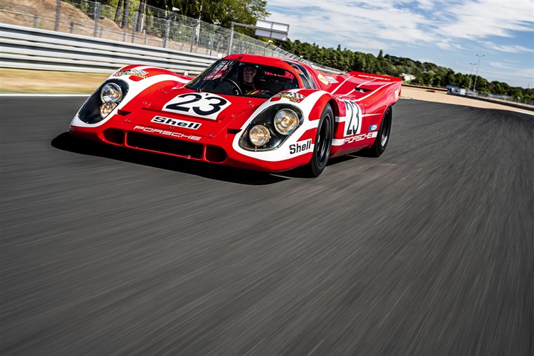【まもなく発表】ポルシェ「963」の“公道仕様”登場。公式ティザー動画公開、今年のル・マンでお披露目か