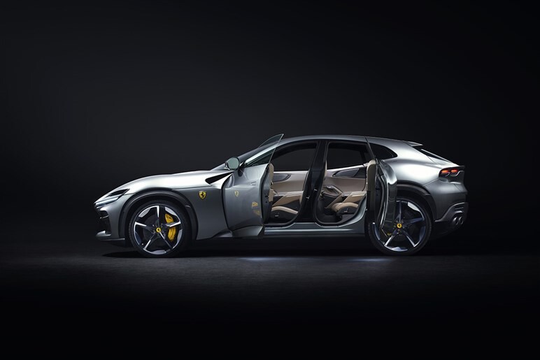 【3000万円級】新型「AMG GT SUV」は数ヶ月以内に登場か。オンロードだけでなく悪路走破性も高そう!?