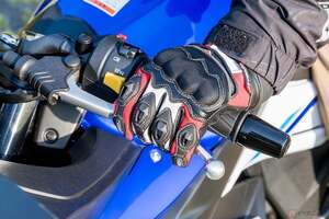 発進時だけじゃない!? 上級ライダーは使いこなしている!! クラッチ付きバイクの必須操作「半クラ」とは？