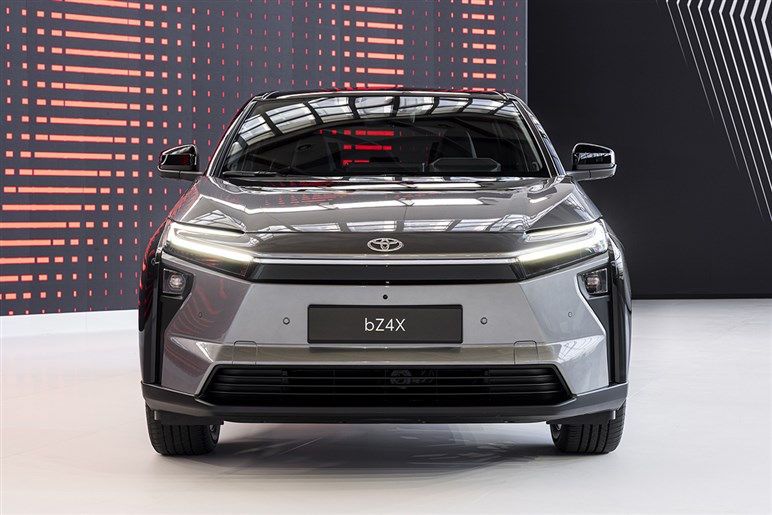 【日本もなんとかなれ】トヨタのBEV「bZ4X」がノルウェーで最も売れたクルマとなった“なるほど”な理由