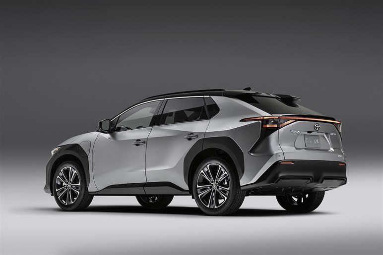 【日本もなんとかなれ】トヨタのBEV「bZ4X」がノルウェーで最も売れたクルマとなった“なるほど”な理由