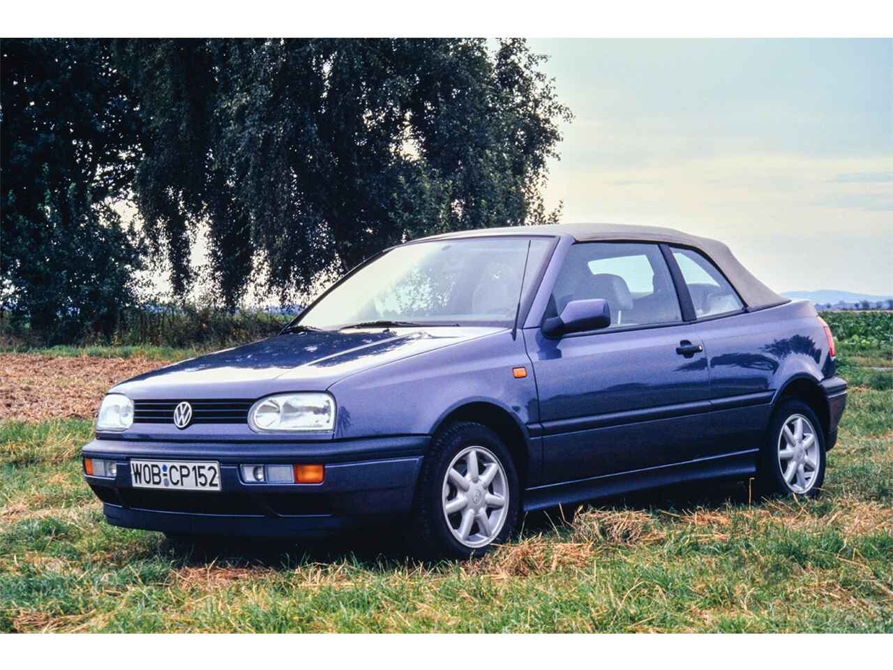 14年ぶりにフルモデルチェンジされた2代目カブリオは、「もっとも快適なゴルフ」だった【Motor Magazine Mook 「VW ゴルフ クロニクル Vol.2」 ダイジェスト（3）】