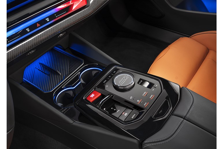 500kg重く加速はやや不利に？ BMWの超高性能セダン、新型「M5」が色々物議を醸し出す