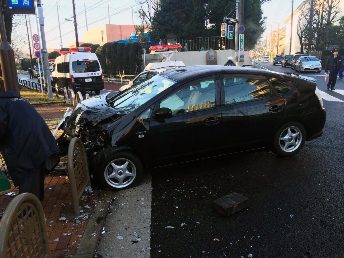 信号機 Etcゲートバー カーブミラー 道路にある設備を事故って壊すといくらかかる Web Cartop 自動車情報サイト 新車 中古車 Carview